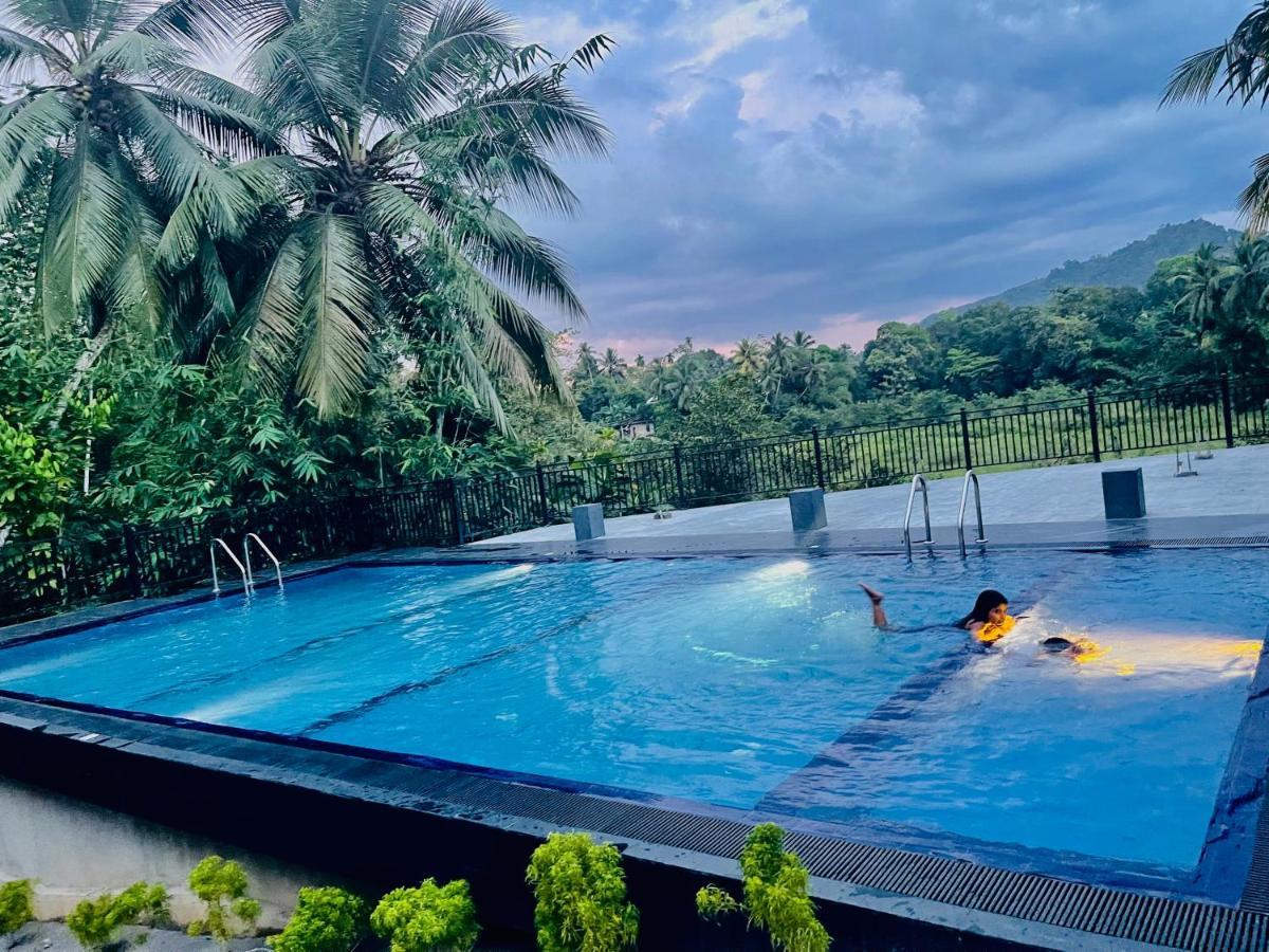 Travellers Halt Hotel Ratnapura Exterior foto